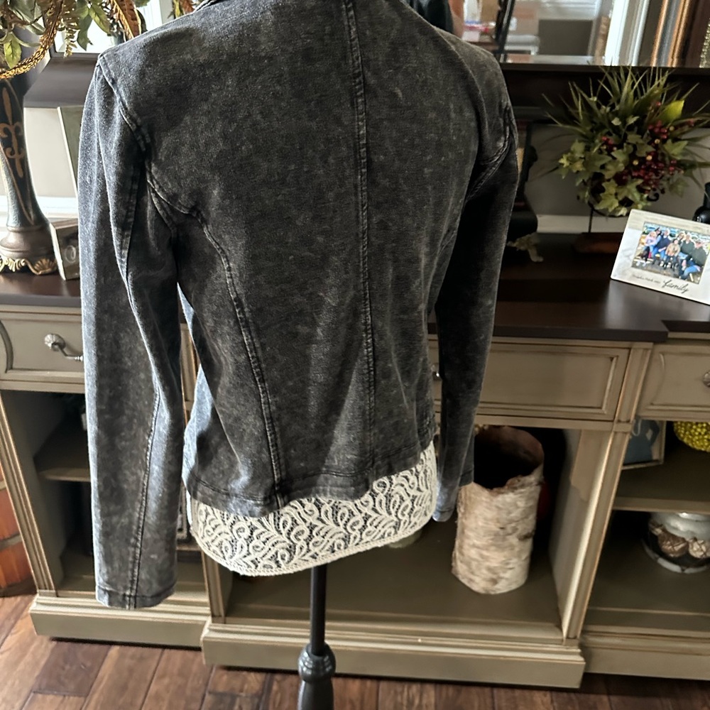 Jacket - Picture 4 of 7